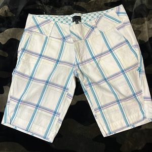 ⭐️Vintage Hurley, plaid capris, size 1⭐️